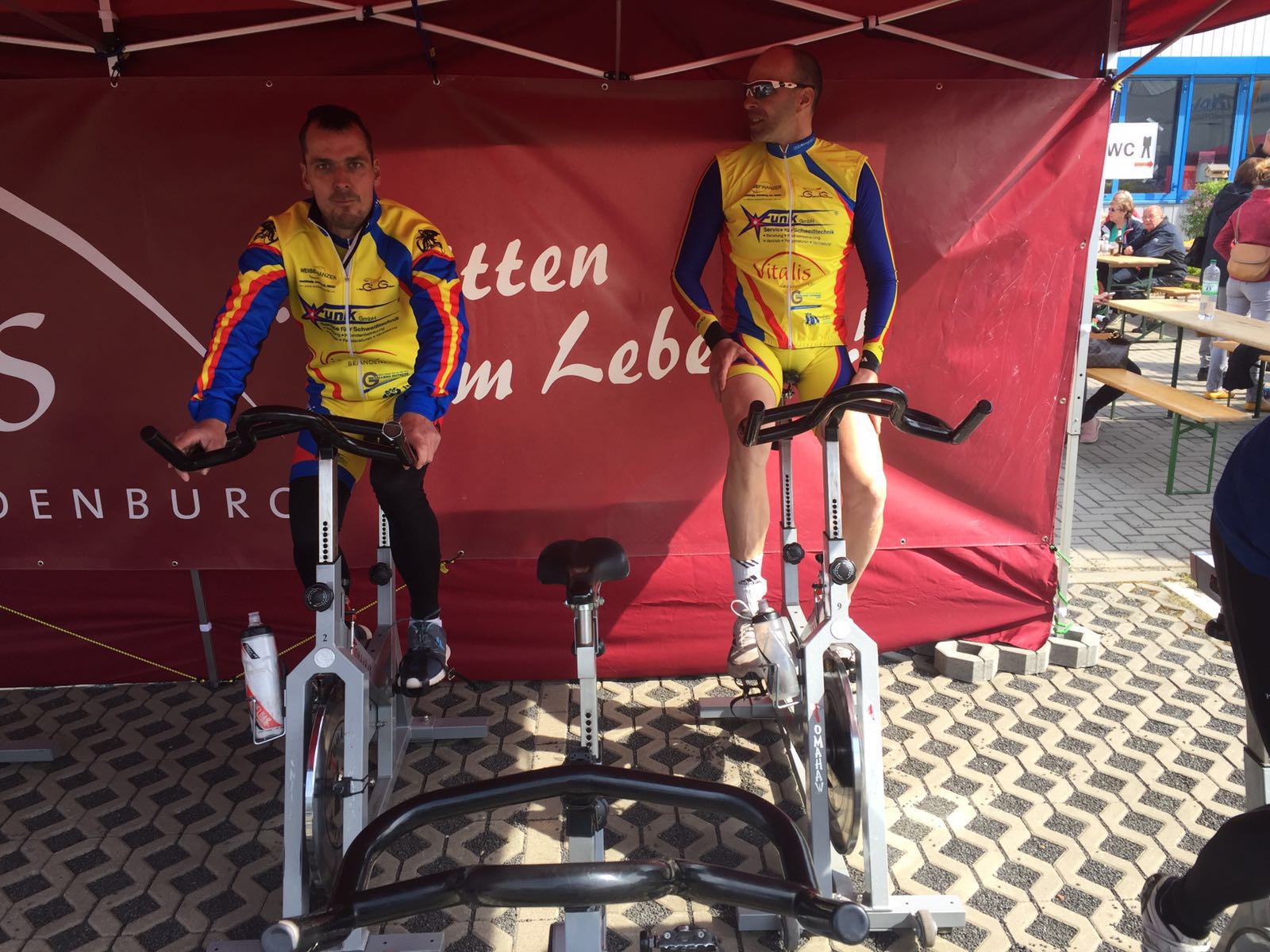 Andreas Baum und Daniel Lahn fahren sich warm